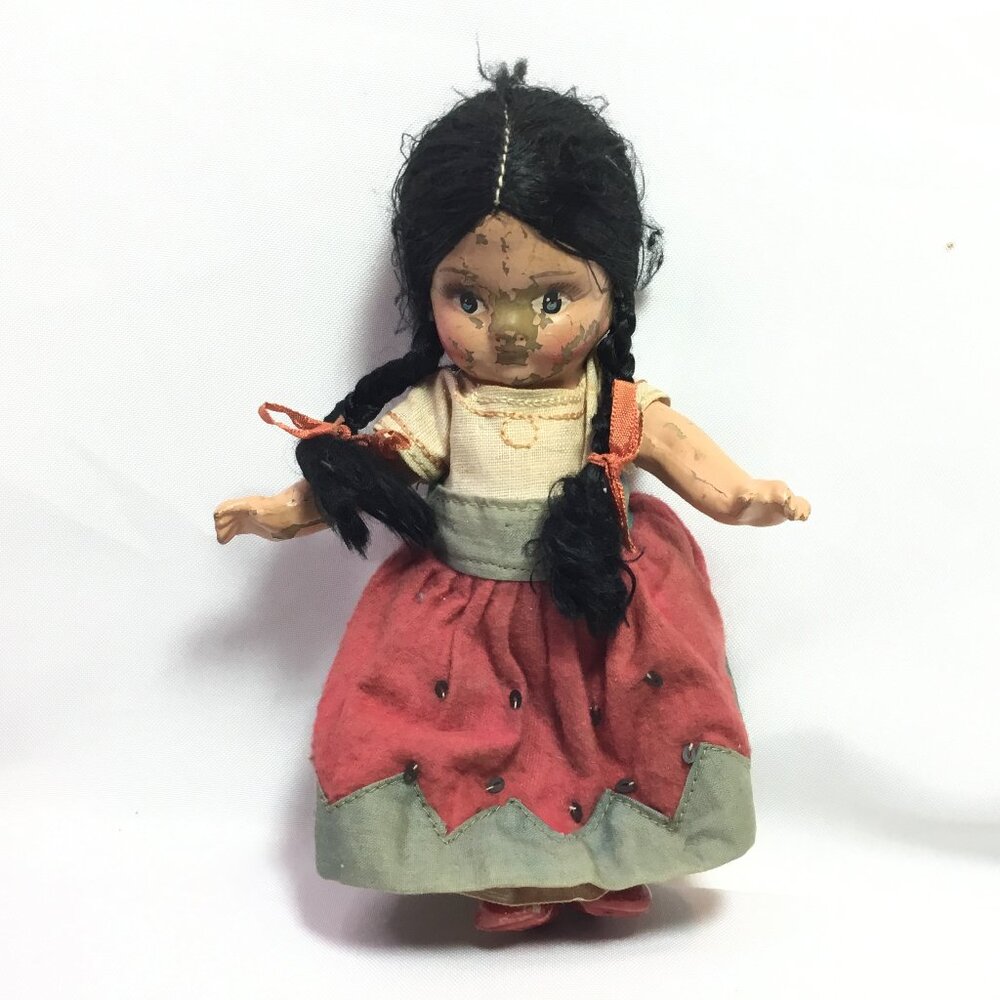 VINTAGE -NATIVE AMERICAN INDIAN - Composition DOLL